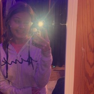 Meet your Posher, Eve